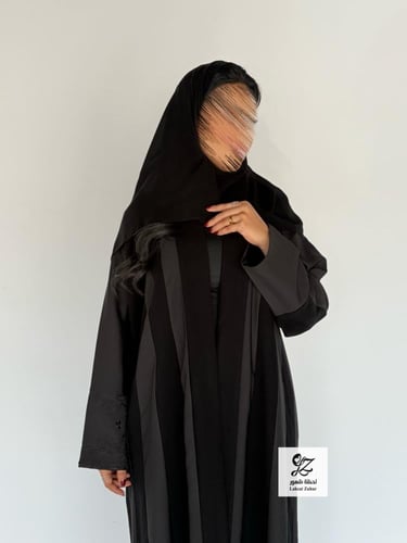 عبايه كلوش شرائح بتدخيل باربي مطرز