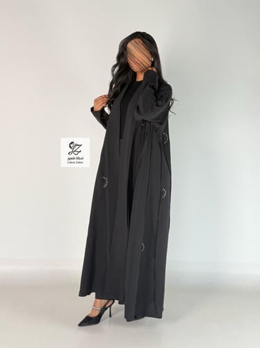 عبايه كلوش بقماش حرير ياباني بتدخيل شك ناعم