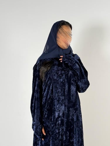 عبايه شوق نص كلوش بقماش مخمل ثلجي ناعم بفتحه اصبع...