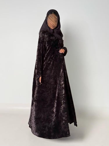 عبايه شوق نص كلوش بقماش مخمل ثلجي ناعم بفتحه اصبع...