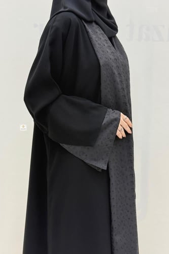 عبايه غيود كلوش بتدخيلات ركاما اسود