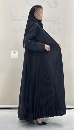عبايه ركاما بكسرات ف الاجناب لون اسود