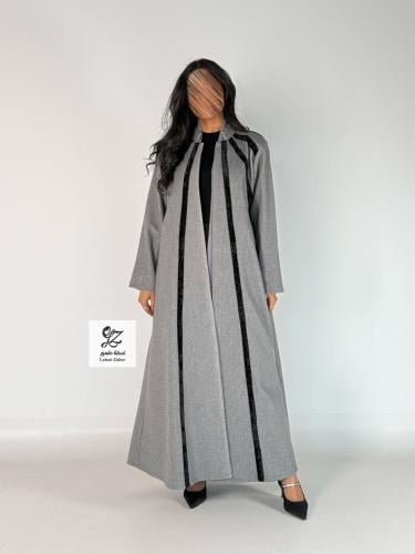 عبايه جوخ كلوش بتحديد مخمل