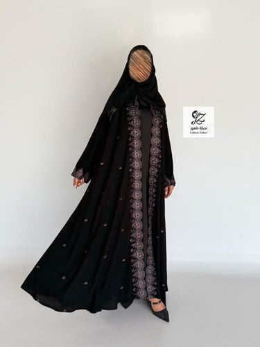 عبايه سحاب بقماش ملكي اسود بتطريز ناعم