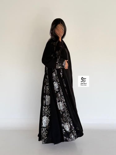 عبايه ليلا بقماش ملكي تدخيل ترتر