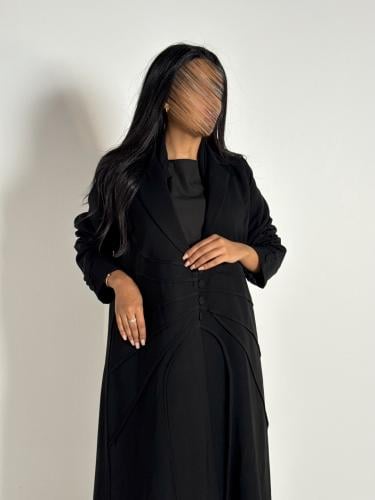 عبايه بليزر لفته مبطنه بقماش رموش اسود فاحم