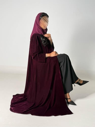 عبايه الجوهره بقماش مخمل كوري بتدخيل كرستال