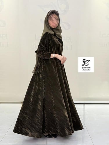 عبايه دبل كلوش بقماش مخمل كوري مكسر