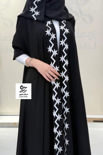 عبايه وسام دبل كلوش بقماش ملكي اسود بتدخيل تطريز