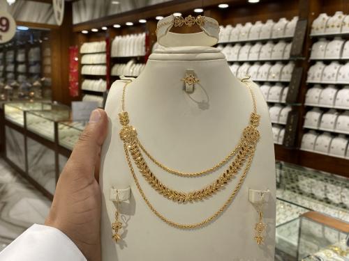 طقم ذهب عيار 21 وزن 23.67