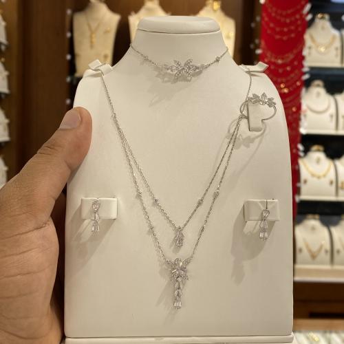 طقم ذهب عيار 18 وزن 7.08