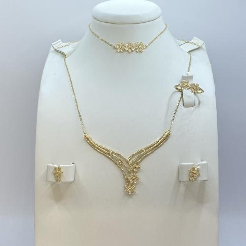 طقم ذهب عيار 18 وزن 8.55