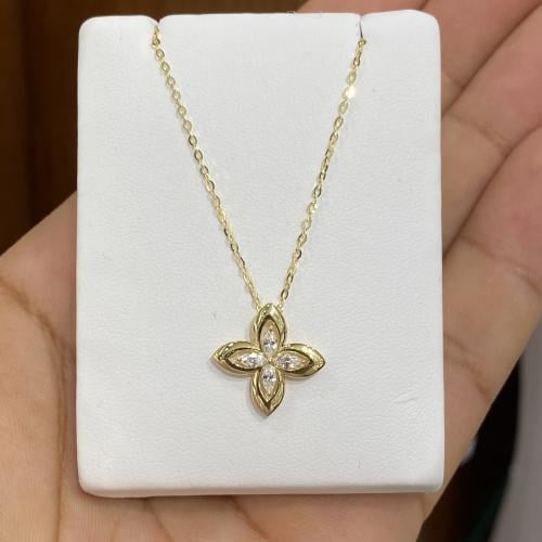 عقد ذهب عيار 18 وزن 2.14