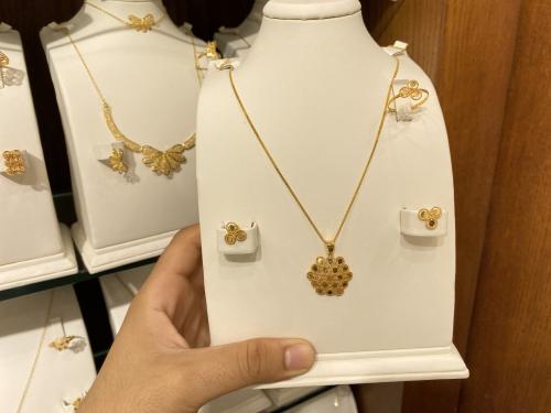 نصف طقم ذهب عيار 21