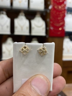 حلق ذهب عيار 18 وزن 0.92