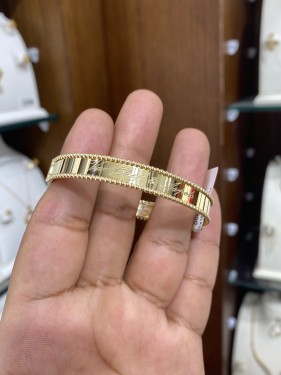 سوارة ذهب عيار 18 وزن 18.24