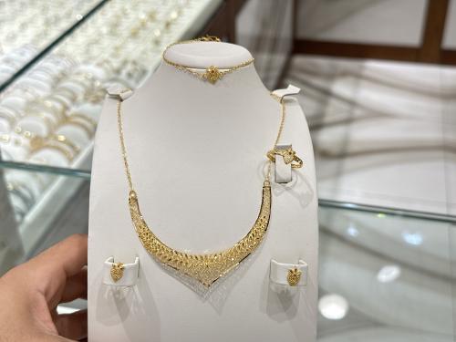 طقم ذهب عيار 21 وزن 8.78