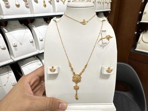 طقم ذهب عيار 21 وزن 7.59