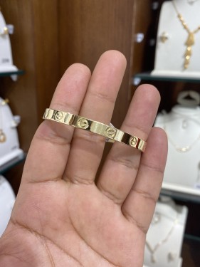 سوارة ذهب عيار 18 وزن 9.04