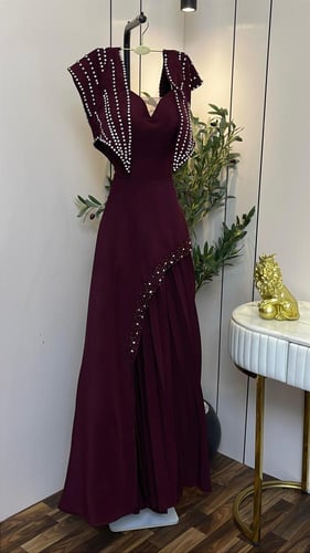 باربي مطرز يدوي