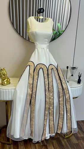 تفتة حرير بتطريز راقي