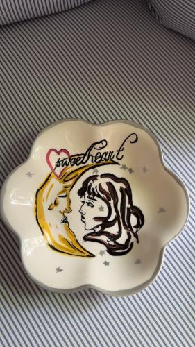 A dish in the shape of a flower
