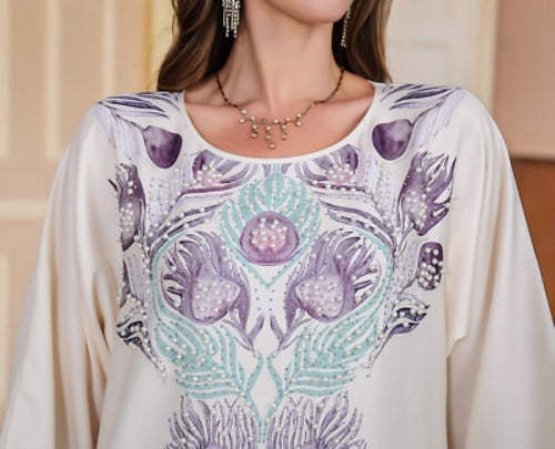 عباية مطبوعة بنقوش الزهور ومزينة بلؤلؤ