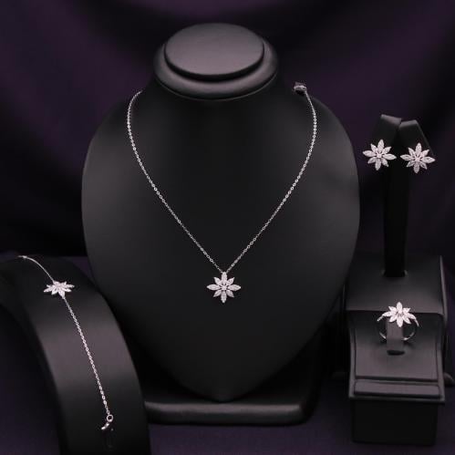 طقم نسائي فضة عيار 925