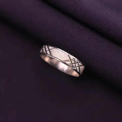 Men's 925 sterling silver wedding band with a geom...