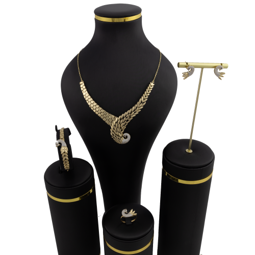 طقم ذهب عيار 18