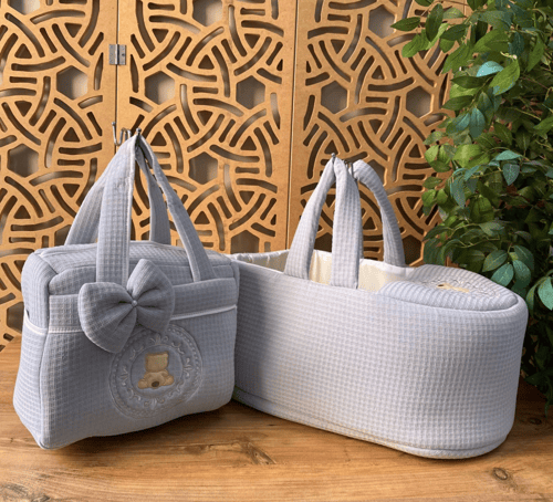 طقم مواليد 2 قطعة سرير محمول وحقيبة بتطريز دب وفيو...