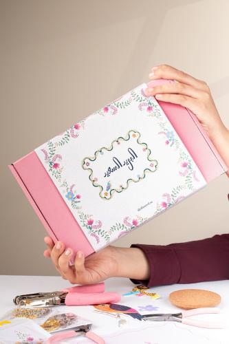 اصنع ميداليتك من رسمك - Shrink Plastic Box