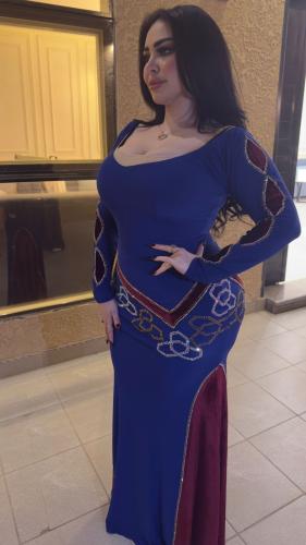 فستان ازرق مع موديل مخمل كرستال