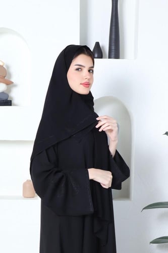 عباية كلوش كريب صالونا تطريز خفيف