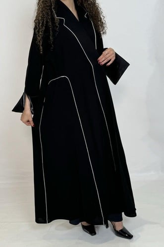 عباية لارين