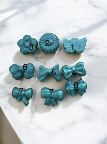 توزيعات للغة العربية ثيم مع (صابون أو شمعة أو بخور...