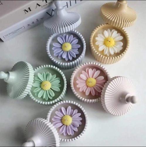 شموع بكونكريت قالب بغطاء