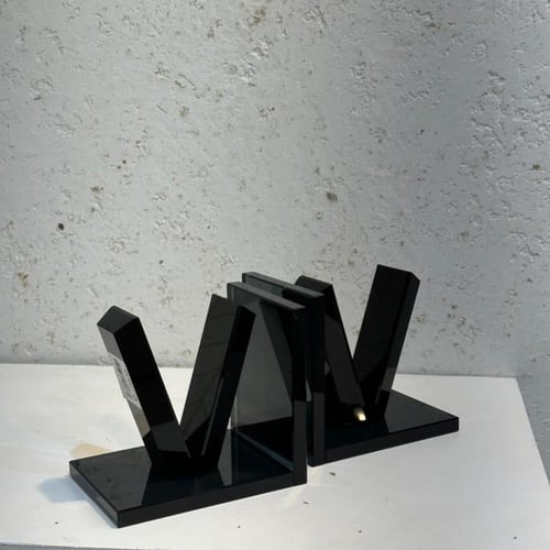 قطعة ديكور فاخرة بتصميم هندسي عصري يجمع بين الفن و...