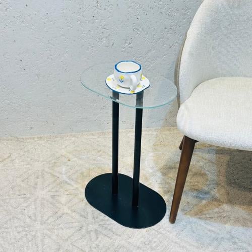 طاولة خدمه أسود قاعدة حديد أسود سطح زجاجي اسود 56×...