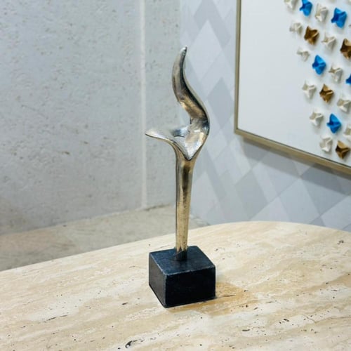 قطعة ديكور فنية أنيقة بتصميم تجريدي عصري، مصنوعة م...