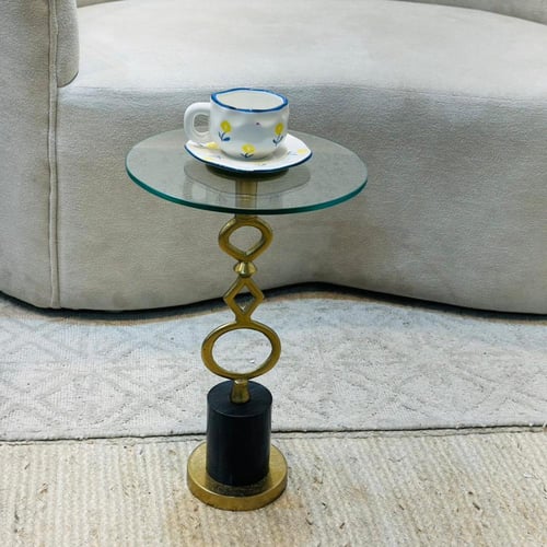 طاولة زينة بسطح زجاج تصميم انيق وجذاب 30×30×57سم