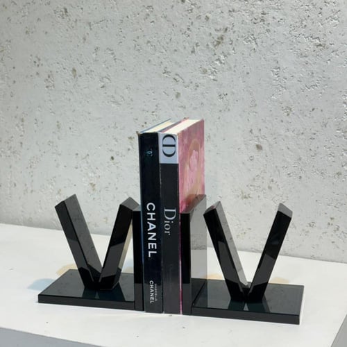 قطعة ديكور فاخرة بتصميم هندسي عصري يجمع بين الفن و...