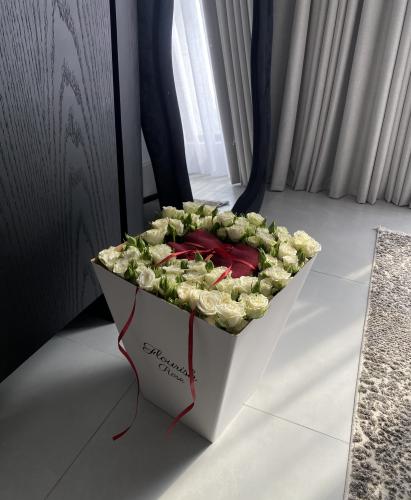 باقة ورد + سكارف