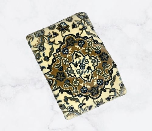 سجادة الحرم اللون الكريمي الملكي