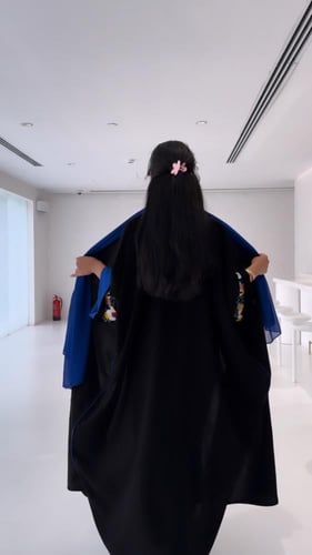 عباية نص بشت مع طرحه سوداء