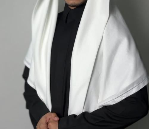 بوكس شتاء غتره شتويه كريمي قماش اسود ملكي