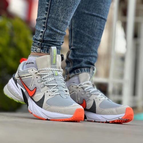 حذاء نايكي V2K رن رنتيك دراك غريه