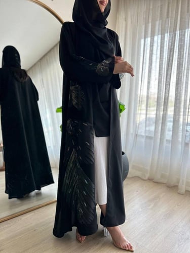 عباية لمسة الريشة