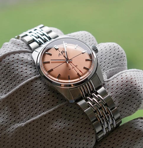 ساعة Merkur الأصلية