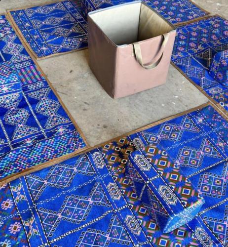طقم فرشات مع ٤ مراكي عالي الجودة مع الشنطة